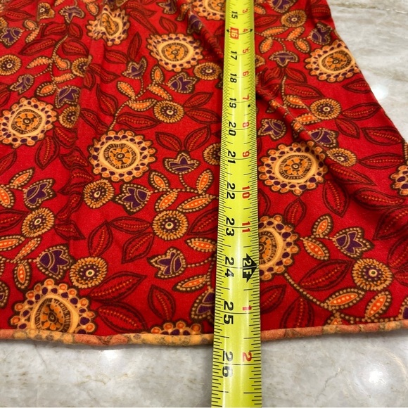 Live and Let Live | Boho Floral Tee | Red, Yellow, Blue | Petite Large - Picture 4 of 9